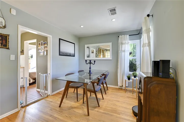 5412 Crebs Avenue, Tarzana, California 91356
