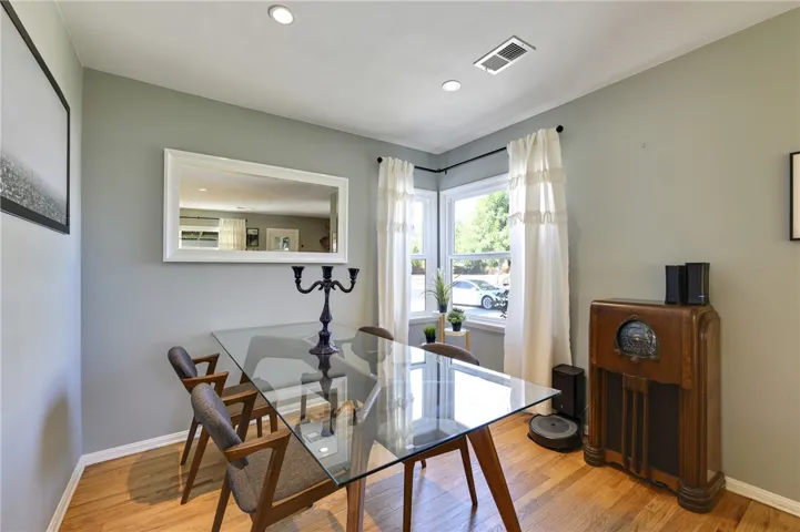 5412 Crebs Avenue, Tarzana, California 91356