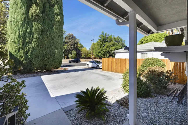 5412 Crebs Avenue, Tarzana, California 91356