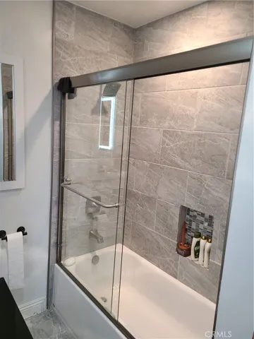 Main Floor Hall Full Bath