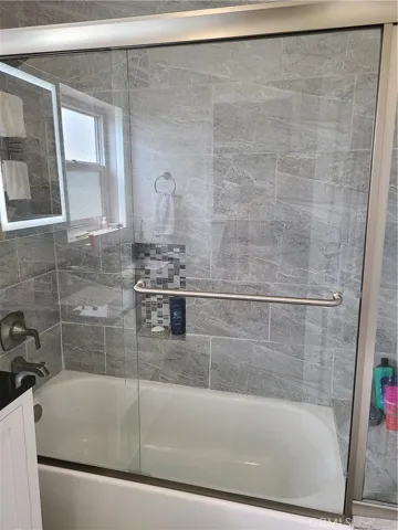 Master Bath - 2nd Floor
