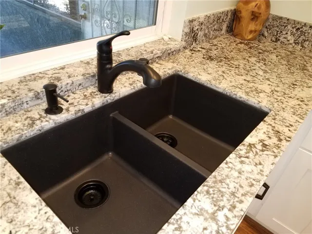 Onyx Granite Composite Sink