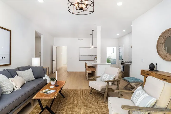 151 Redwood Avenue, Carlsbad, California 92008