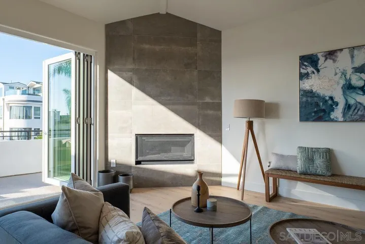151 Redwood Avenue, Carlsbad, California 92008