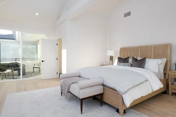 151 Redwood Avenue, Carlsbad, California 92008