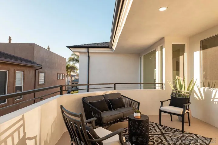 151 Redwood Avenue, Carlsbad, California 92008