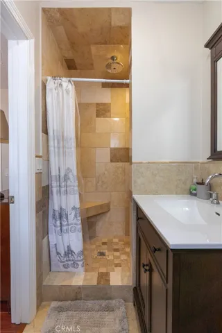 Master Bathroom/ Rainshower