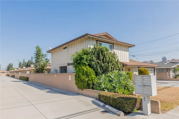 9523 Cedar Street, Bellflower, California 90706