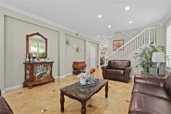 127 Fernpine Lane, Pomona, California 91767
