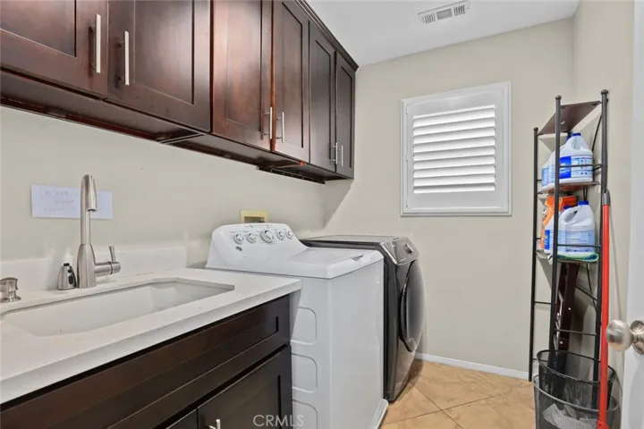 127 Fernpine Lane, Pomona, California 91767