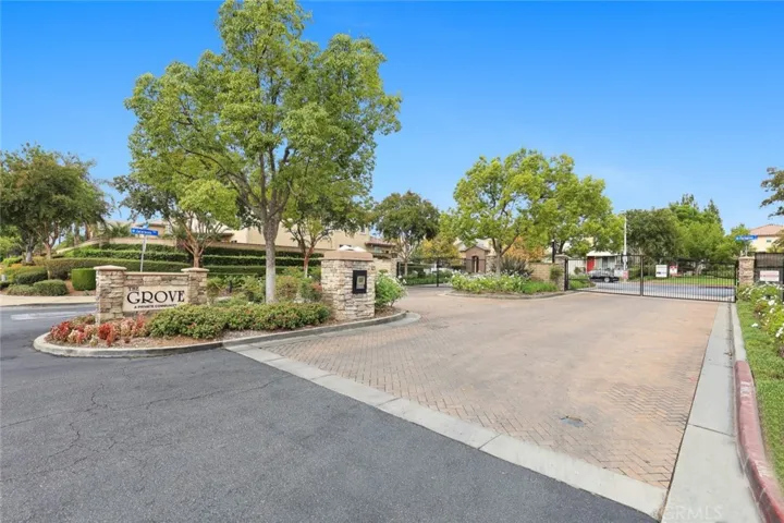 127 Fernpine Lane, Pomona, California 91767