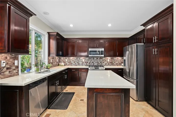 127 Fernpine Lane, Pomona, California 91767