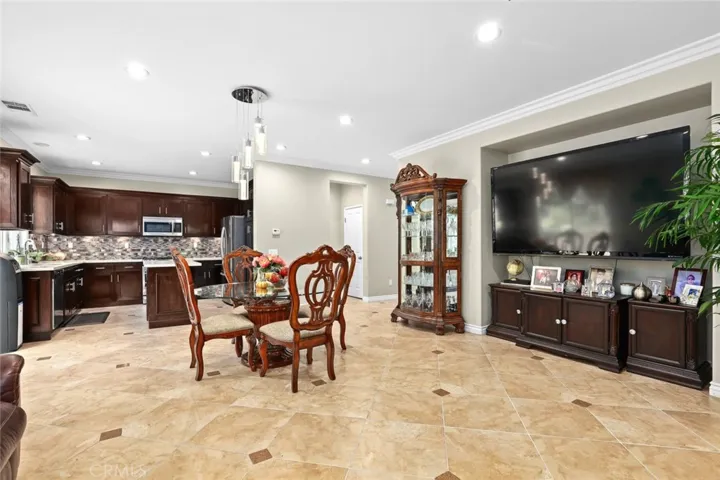 127 Fernpine Lane, Pomona, California 91767