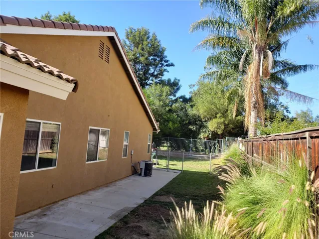 1563 Lakeview Street, Beaumont, California 92223