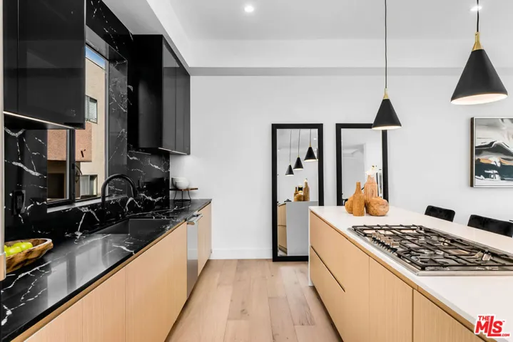 5927 W Como Court, Los Angeles, California 90035