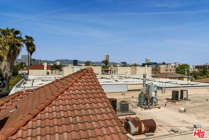 5927 W Como Court, Los Angeles, California 90035