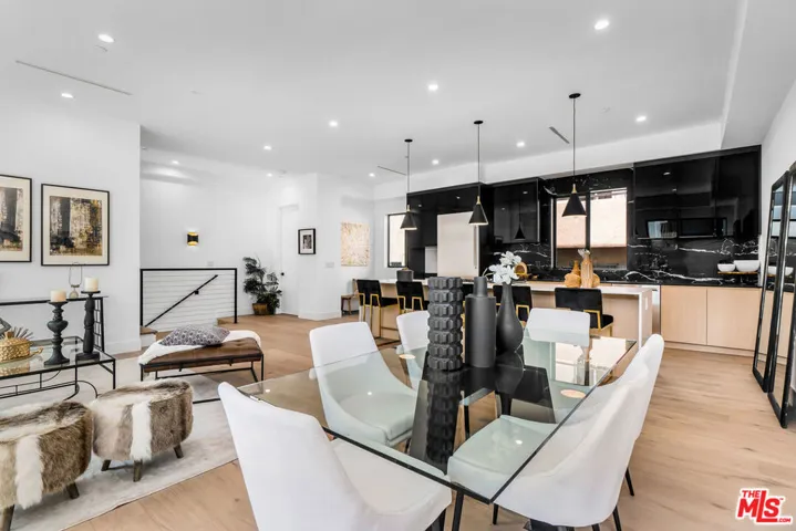 5927 W Como Court, Los Angeles, California 90035