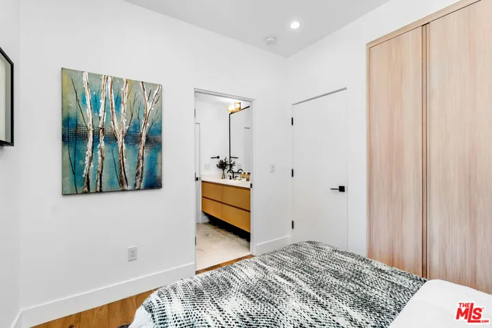 5927 W Como Court, Los Angeles, California 90035