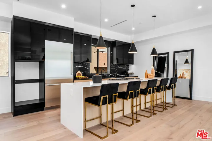 5927 W Como Court, Los Angeles, California 90035