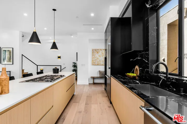 5927 W Como Court, Los Angeles, California 90035