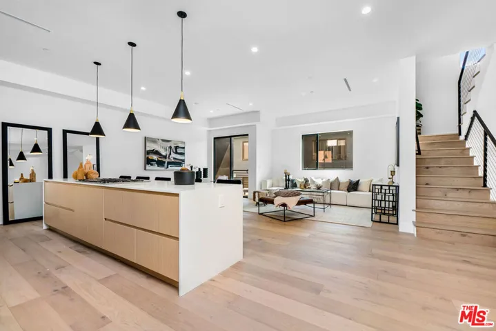 5927 W Como Court, Los Angeles, California 90035