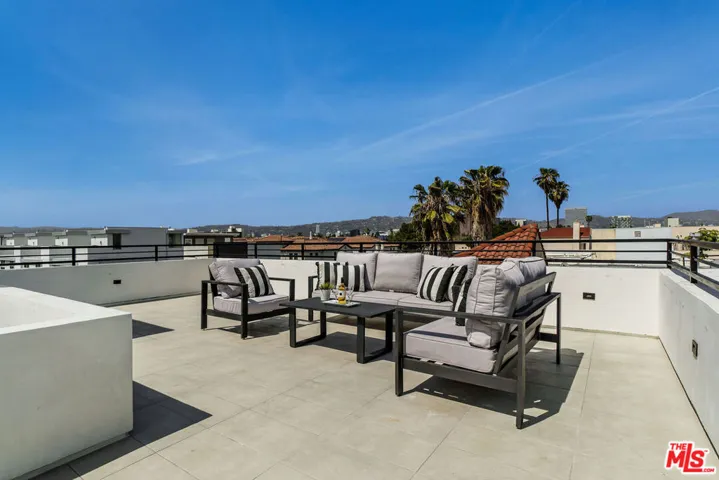 5927 W Como Court, Los Angeles, California 90035