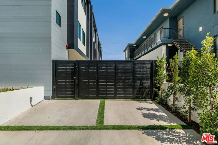 5927 W Como Court, Los Angeles, California 90035