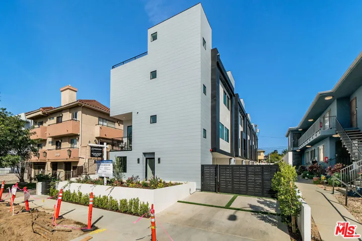 5927 W Como Court, Los Angeles, California 90035