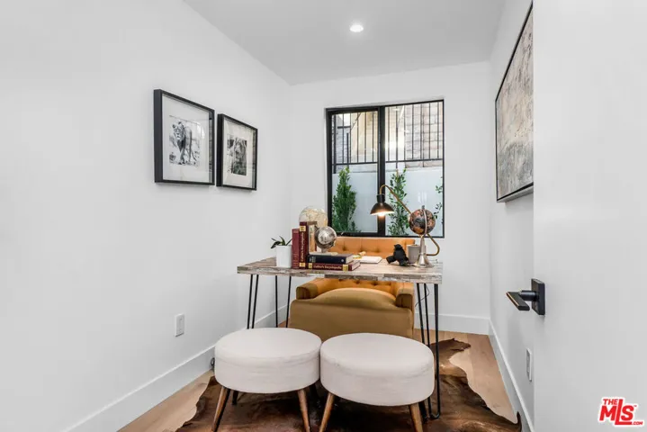 5927 W Como Court, Los Angeles, California 90035