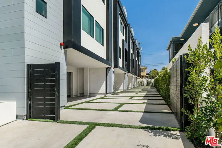 5927 W Como Court, Los Angeles, California 90035