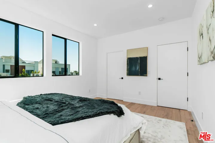 5927 W Como Court, Los Angeles, California 90035