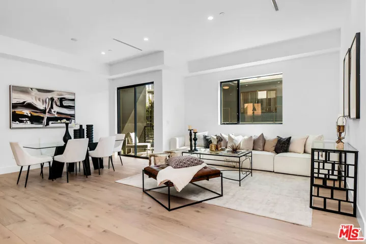 5927 W Como Court, Los Angeles, California 90035
