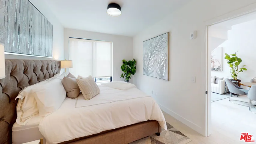 105 S Doheny Drive 205, Los Angeles, California 90048
