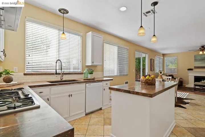 932 Glade Court, Antioch, California 94509-8963