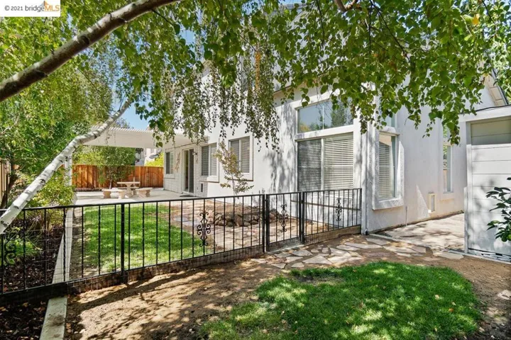 932 Glade Court, Antioch, California 94509-8963