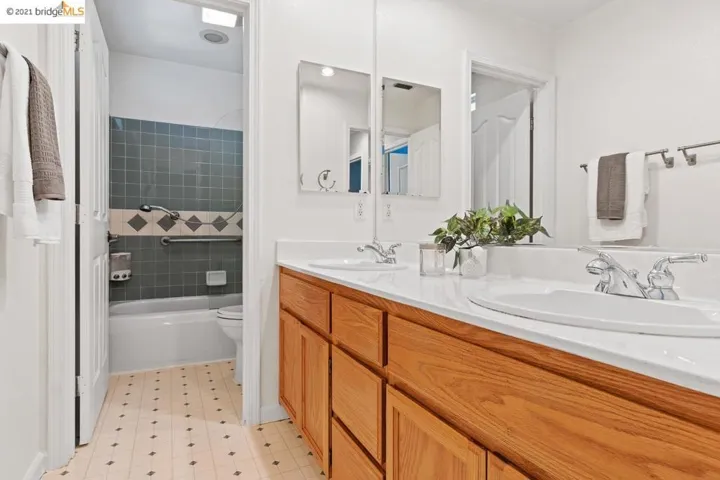 932 Glade Court, Antioch, California 94509-8963