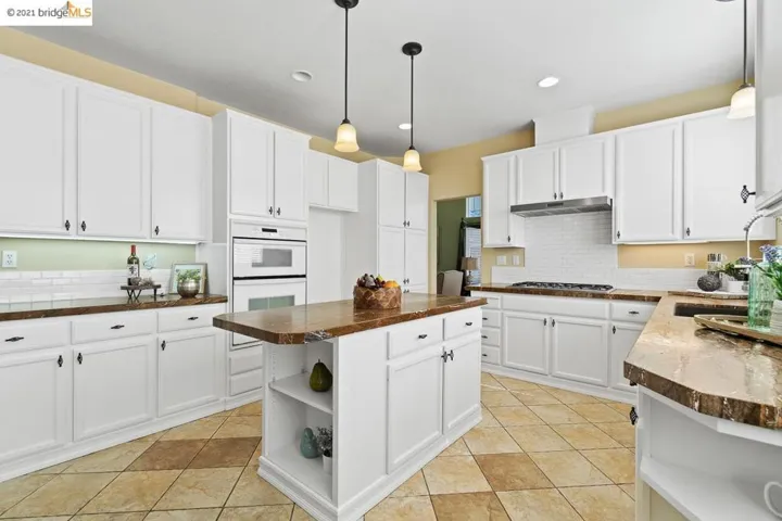 932 Glade Court, Antioch, California 94509-8963