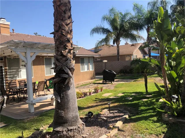 1042 Royal Oaks Circle, Corona, California 92882