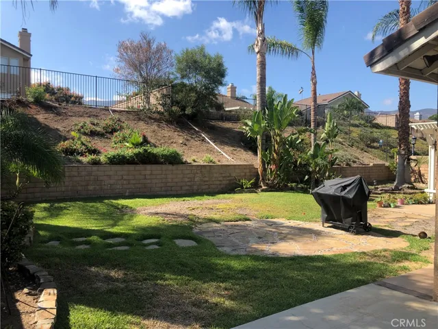 1042 Royal Oaks Circle, Corona, California 92882