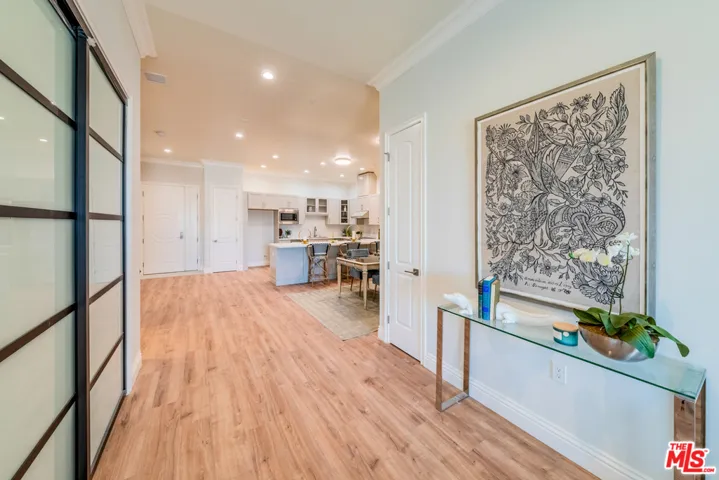 944 S Serrano Avenue 202, Los Angeles, California 90006