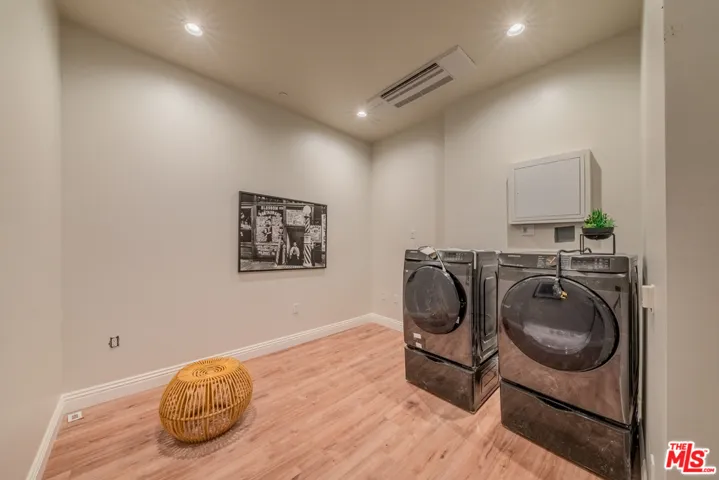 944 S Serrano Avenue 202, Los Angeles, California 90006