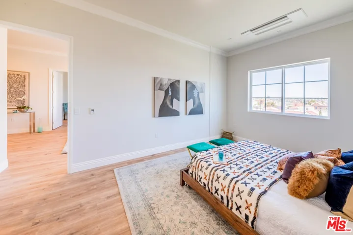 944 S Serrano Avenue 202, Los Angeles, California 90006