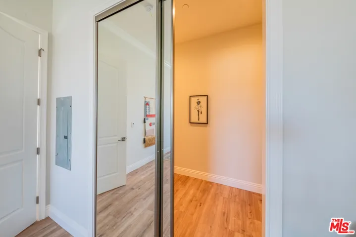 944 S Serrano Avenue 202, Los Angeles, California 90006