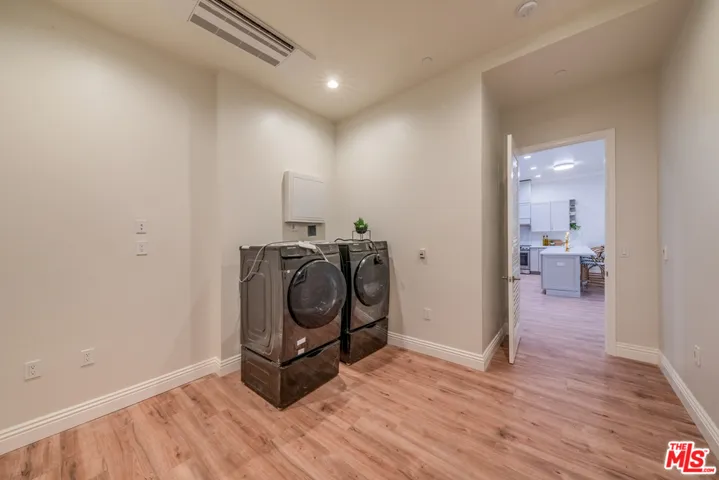 944 S Serrano Avenue 202, Los Angeles, California 90006