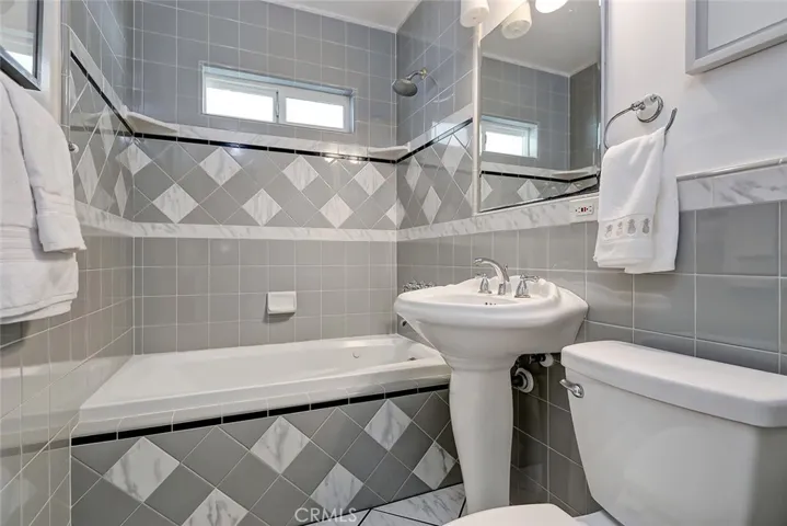 2913 S Denison Avenue, San Pedro, California 90731