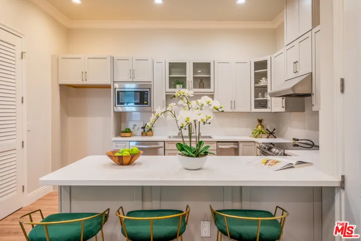 944 S Serrano Avenue 307, Los Angeles, California 90006