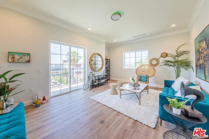 944 S Serrano Avenue 307, Los Angeles, California 90006