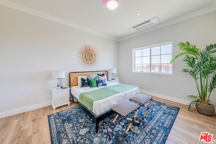 944 S Serrano Avenue 307, Los Angeles, California 90006