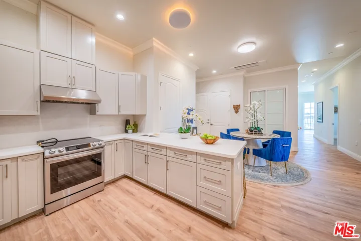 944 S Serrano Avenue 307, Los Angeles, California 90006
