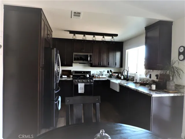 431 Cambridge Drive, San Jacinto, California 92583